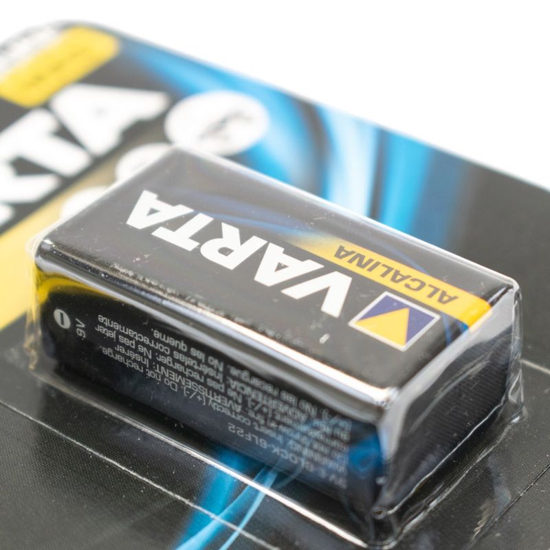 Pila-Alkalina-9-Volt-Cuadrada-Varta-4922-1--CU48