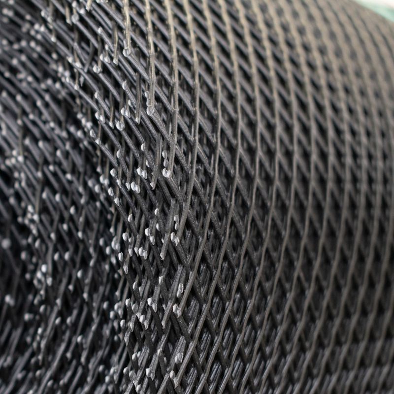 Rollo-malla-diamante-10-x-10mm-1mt-x-30mt-negra