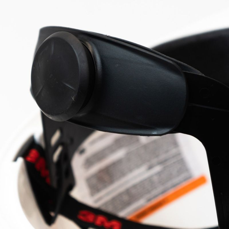 Casco-blanco-con-ratchet-3M-H701700R