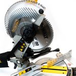 Sierra-Ingleteadora-Compuesta-De-10-1650W-Con-Freno-Electrico-Dewalt-DW714