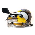 Sierra-ingletadora-DeWalt-DW715-con-un-cartabon-de-12-pulgadas-15-A