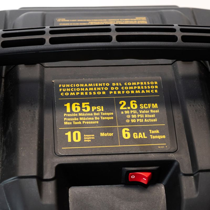 Compresor-De-Aire-De-6-Galones-120V-y-15Hp-Dewalt-D2002M-WK
