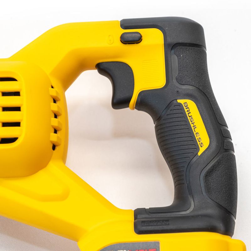 Juego-De-Sierra-Sable-Reciproca-Inalambrica-Sin-Escobillas-Flexvolt®-2-Baterias-60V-Max---Dewalt-DCS388T2-B3