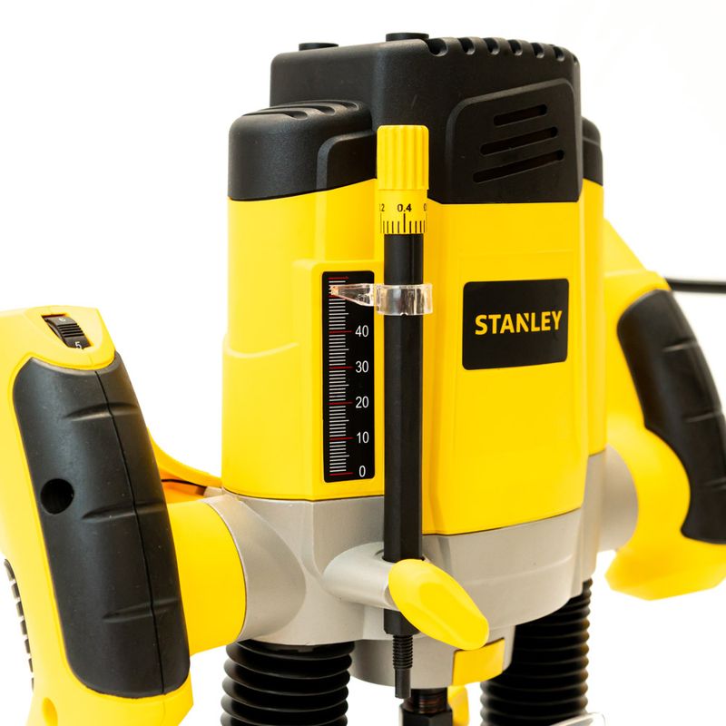 FresadoraRebajadora-De-Columnas-De-1-13-1200W-Stanley-SRR1200-B3