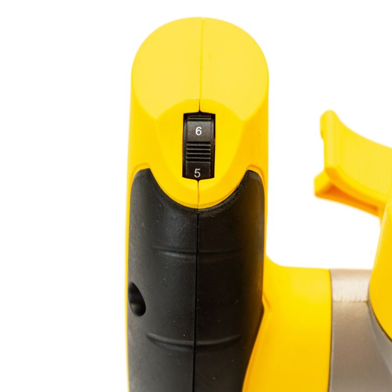 FresadoraRebajadora-De-Columnas-De-1-13-1200W-Stanley-SRR1200-B3